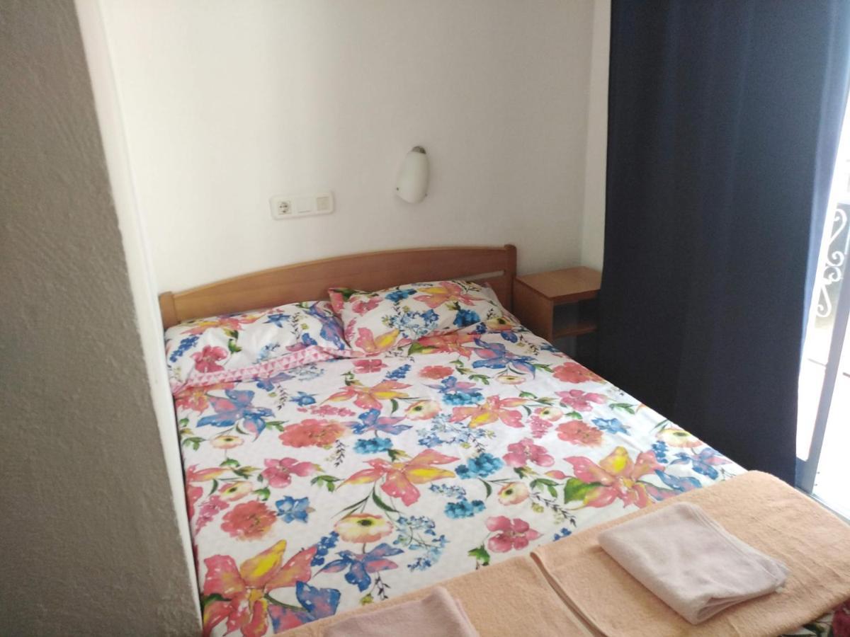 Hostal Sant Jordi Tossa de Mar Buitenkant foto