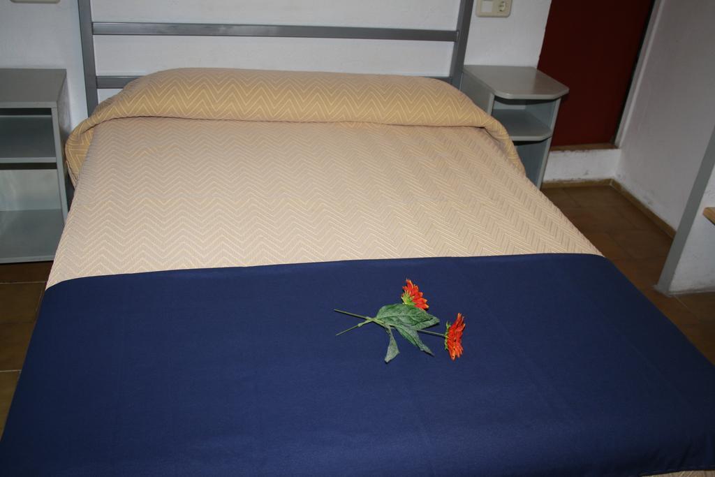 Hostal Sant Jordi Tossa de Mar Buitenkant foto